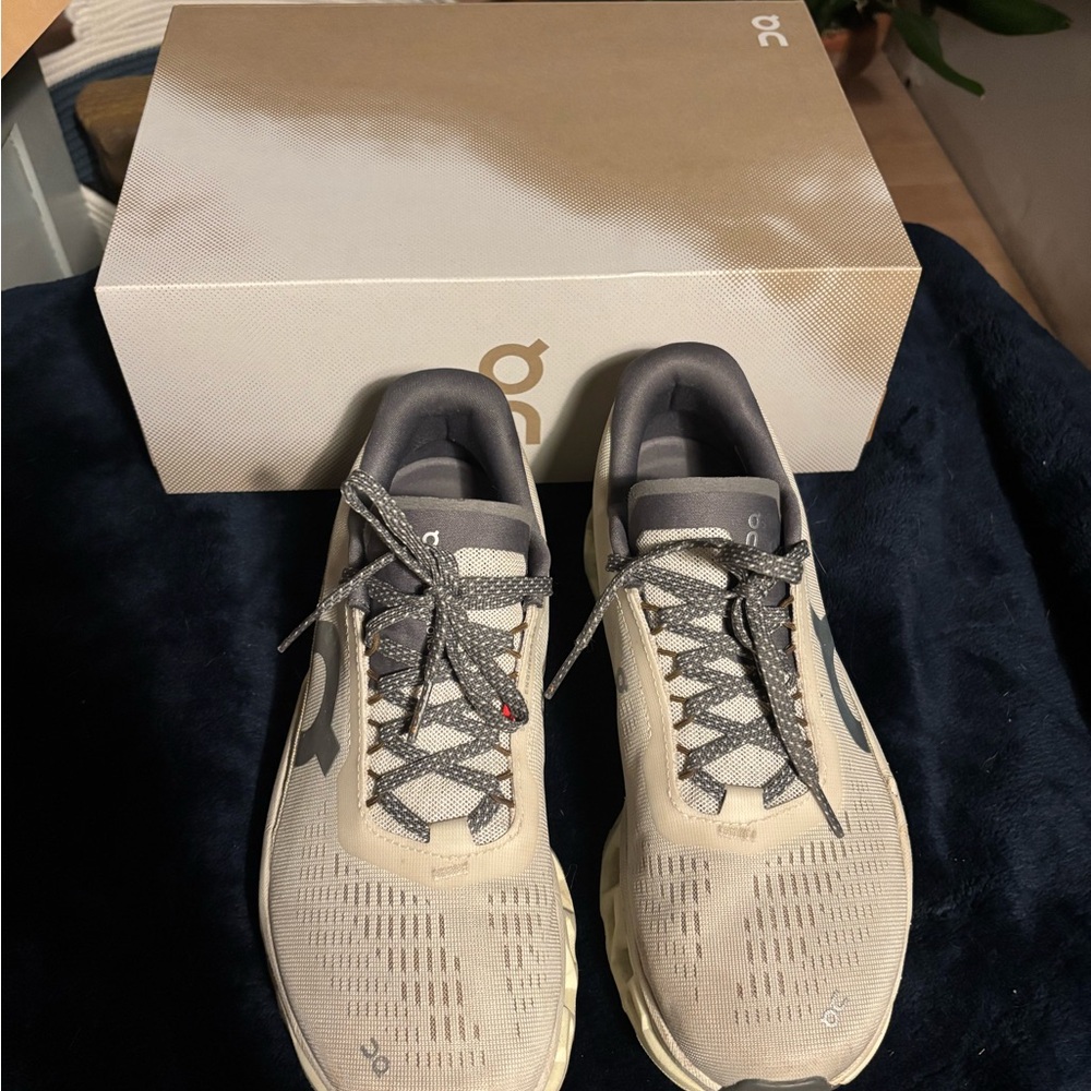 On Running Women’s Cloudmonster 2 shoes
